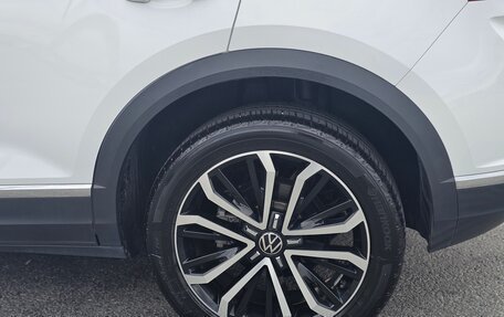 Volkswagen T-Roc I, 2023 год, 1 900 000 рублей, 8 фотография