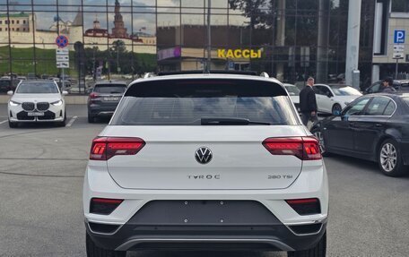 Volkswagen T-Roc I, 2023 год, 1 900 000 рублей, 10 фотография