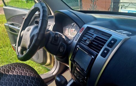 Hyundai Tucson III, 2007 год, 750 000 рублей, 24 фотография