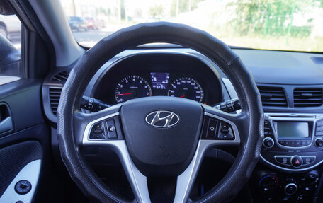 Hyundai Solaris II рестайлинг, 2013 год, 799 000 рублей, 13 фотография