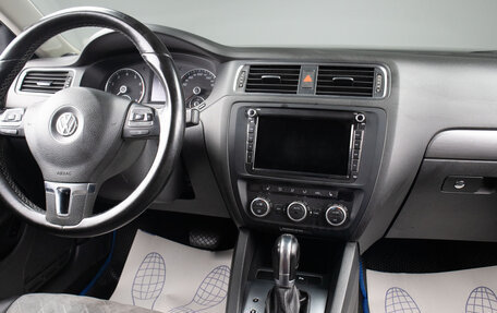 Volkswagen Jetta VI, 2013 год, 899 000 рублей, 9 фотография