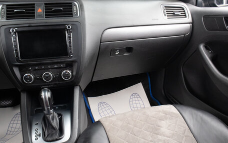 Volkswagen Jetta VI, 2013 год, 899 000 рублей, 11 фотография
