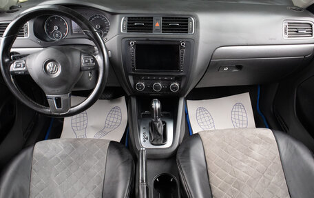 Volkswagen Jetta VI, 2013 год, 899 000 рублей, 8 фотография
