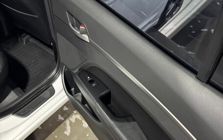 Hyundai Elantra VI рестайлинг, 2018 год, 1 380 000 рублей, 12 фотография