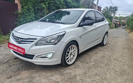Hyundai Solaris II рестайлинг, 2015 год, 820 000 рублей, 2 фотография