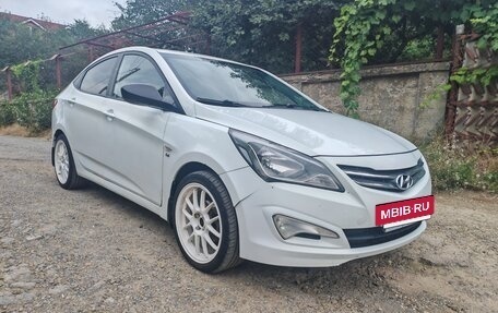 Hyundai Solaris II рестайлинг, 2015 год, 820 000 рублей, 3 фотография