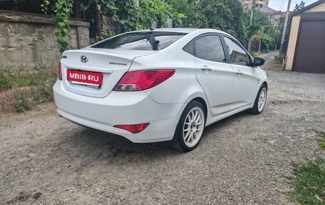 Hyundai Solaris II рестайлинг, 2015 год, 820 000 рублей, 4 фотография