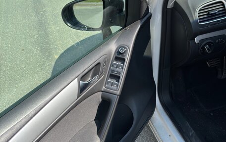Volkswagen Golf VI, 2011 год, 800 000 рублей, 5 фотография