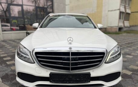 Mercedes-Benz C-Класс, 2019 год, 2 350 000 рублей, 1 фотография
