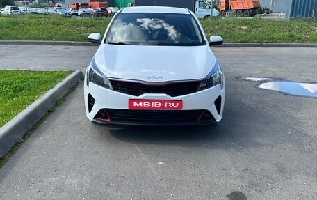 KIA Rio IV, 2021 год, 1 530 000 рублей, 1 фотография