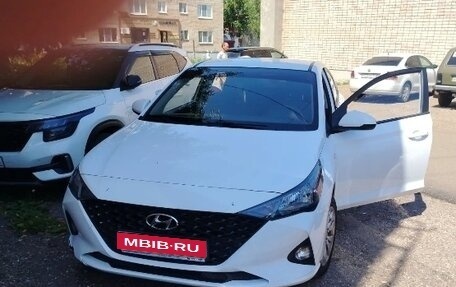 Hyundai Solaris II рестайлинг, 2021 год, 1 500 000 рублей, 1 фотография