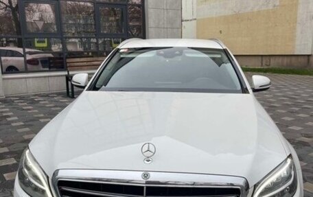 Mercedes-Benz C-Класс, 2019 год, 2 350 000 рублей, 2 фотография