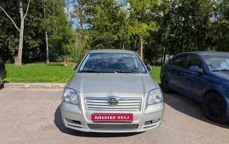 Toyota Avensis III рестайлинг, 2006 год, 600 000 рублей, 1 фотография