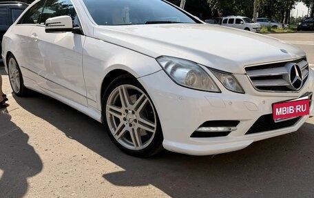 Mercedes-Benz E-Класс, 2012 год, 1 100 000 рублей, 1 фотография