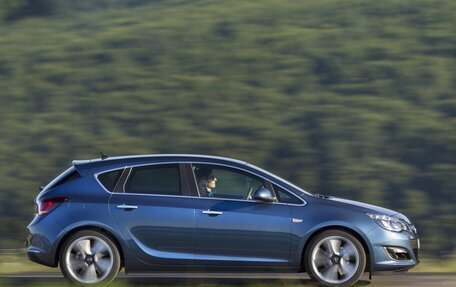 Opel Astra J, 2013 год, 849 000 рублей, 2 фотография