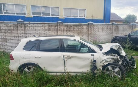 Volkswagen Touareg III, 2011 год, 700 000 рублей, 3 фотография
