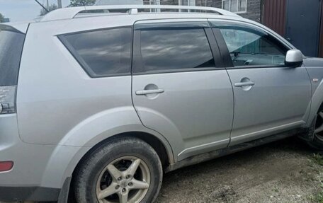 Mitsubishi Outlander III рестайлинг 3, 2008 год, 1 500 000 рублей, 3 фотография