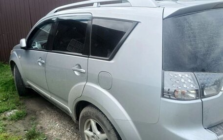 Mitsubishi Outlander III рестайлинг 3, 2008 год, 1 500 000 рублей, 2 фотография