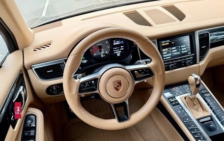 Porsche Macan I рестайлинг, 2014 год, 2 390 000 рублей, 22 фотография