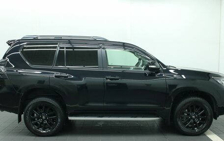 Toyota Land Cruiser Prado 150 рестайлинг 2, 2022 год, 6 656 000 рублей, 11 фотография