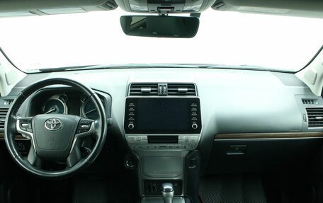 Toyota Land Cruiser Prado 150 рестайлинг 2, 2022 год, 6 656 000 рублей, 16 фотография