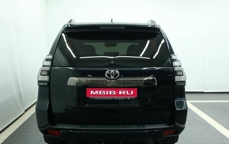 Toyota Land Cruiser Prado 150 рестайлинг 2, 2022 год, 6 656 000 рублей, 13 фотография