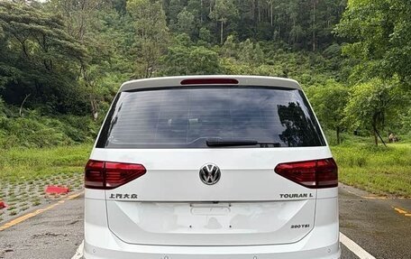 Volkswagen Touran III, 2018 год, 1 850 000 рублей, 7 фотография