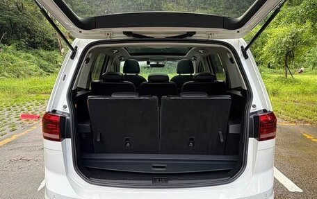 Volkswagen Touran III, 2018 год, 1 850 000 рублей, 8 фотография