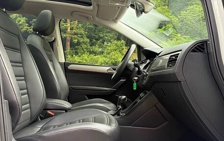 Volkswagen Touran III, 2018 год, 1 850 000 рублей, 12 фотография