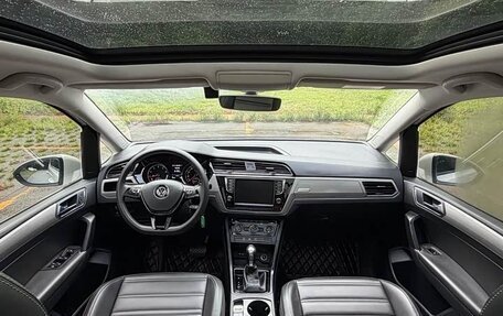 Volkswagen Touran III, 2018 год, 1 850 000 рублей, 11 фотография