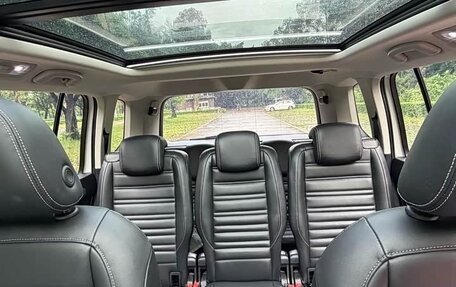 Volkswagen Touran III, 2018 год, 1 850 000 рублей, 13 фотография