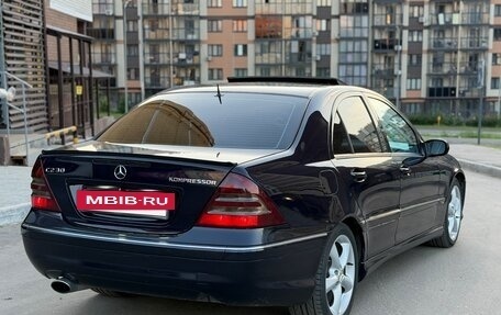 Mercedes-Benz C-Класс, 2004 год, 800 000 рублей, 10 фотография