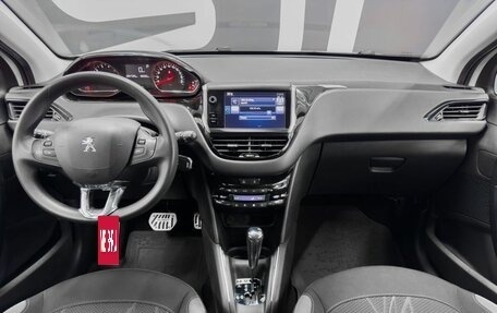 Peugeot 208 II, 2014 год, 779 900 рублей, 8 фотография