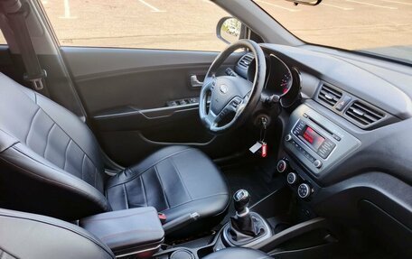 KIA Rio III рестайлинг, 2015 год, 880 000 рублей, 13 фотография