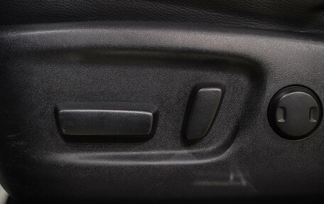 Toyota RAV4, 2016 год, 2 299 000 рублей, 30 фотография