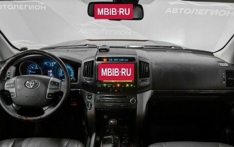 Toyota Land Cruiser 200, 2010 год, 2 750 000 рублей, 9 фотография