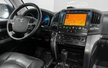 Toyota Land Cruiser 200, 2010 год, 2 750 000 рублей, 15 фотография