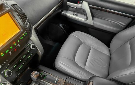 Toyota Land Cruiser 200, 2010 год, 2 750 000 рублей, 14 фотография