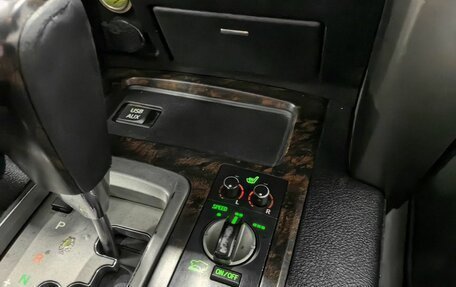 Toyota Land Cruiser 200, 2010 год, 2 750 000 рублей, 25 фотография