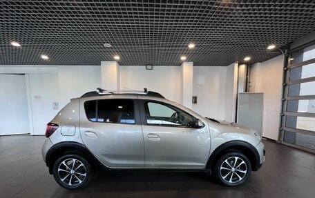 Renault Sandero II рестайлинг, 2017 год, 985 000 рублей, 2 фотография