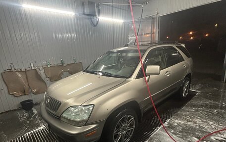 Lexus RX IV рестайлинг, 1998 год, 640 000 рублей, 3 фотография