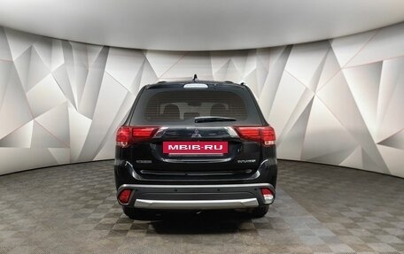 Mitsubishi Outlander III рестайлинг 3, 2018 год, 1 439 000 рублей, 8 фотография