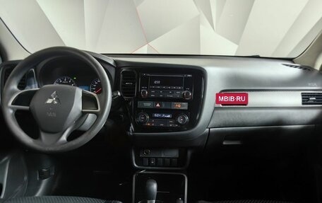 Mitsubishi Outlander III рестайлинг 3, 2018 год, 1 439 000 рублей, 15 фотография