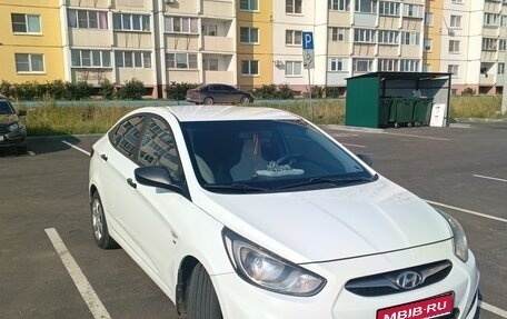 Hyundai Solaris II рестайлинг, 2012 год, 650 000 рублей, 1 фотография