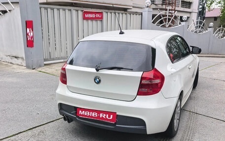 BMW 1 серия, 2011 год, 950 000 рублей, 1 фотография