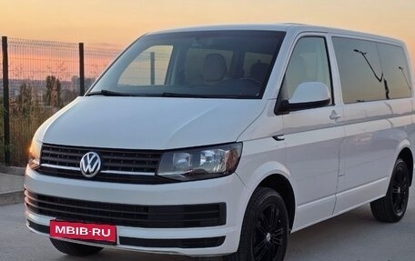 Volkswagen Transporter T6 рестайлинг, 2016 год, 2 600 000 рублей, 1 фотография