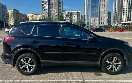 Toyota RAV4, 2018 год, 2 890 000 рублей, 2 фотография