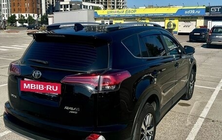 Toyota RAV4, 2018 год, 2 890 000 рублей, 3 фотография