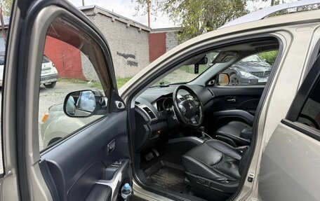 Mitsubishi Outlander III рестайлинг 3, 2007 год, 1 500 000 рублей, 3 фотография
