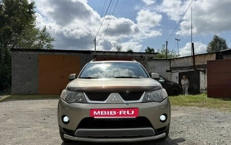 Mitsubishi Outlander III рестайлинг 3, 2007 год, 1 500 000 рублей, 13 фотография